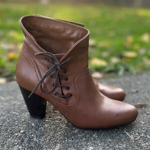 Ingledew’s Made in Italy Brown Leather Ankle Heel Boots Sz 38